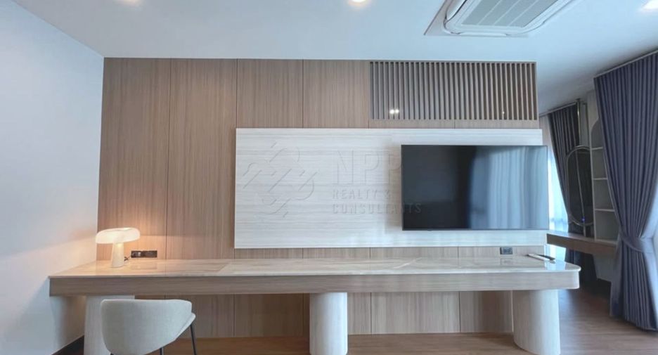 Casa en alquiler de 4 habitaciones en Bang Na, Bangkok