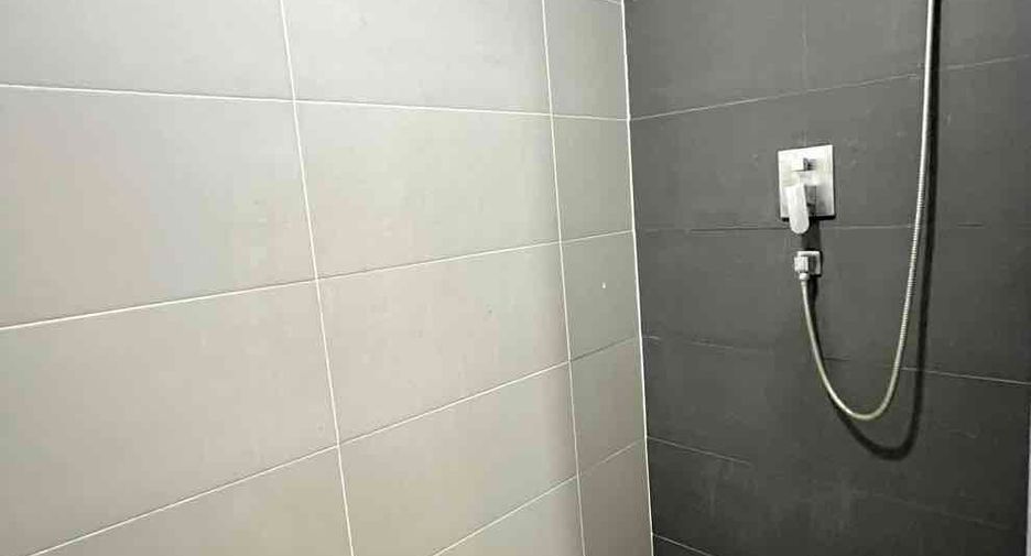 For sale 2 ベッドルーム condo in Bang Lamung, Chonburi