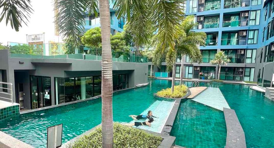 For sale 2 ベッドルーム condo in Bang Lamung, Chonburi