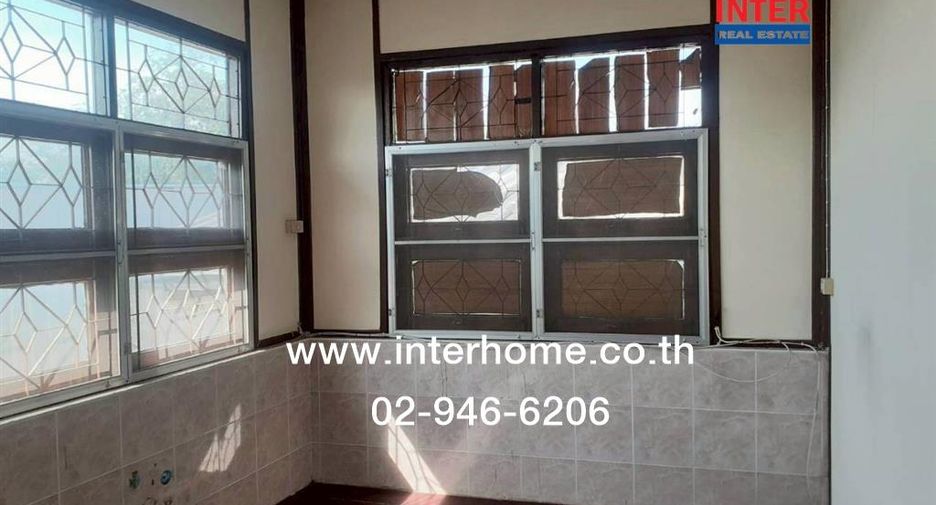 For sale 3 ベッドルーム house in Bang Kapi, Bangkok