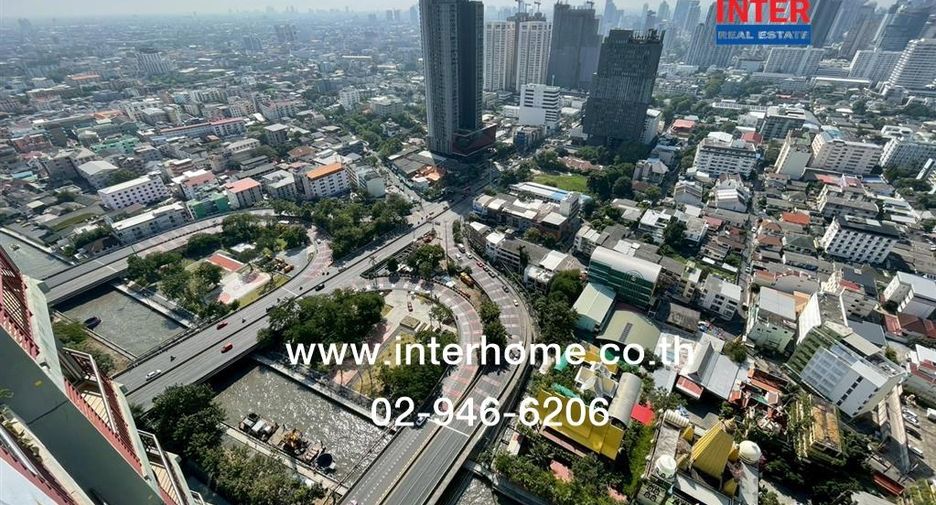 For sale 2 bedrooms condo in Watthana, Bangkok