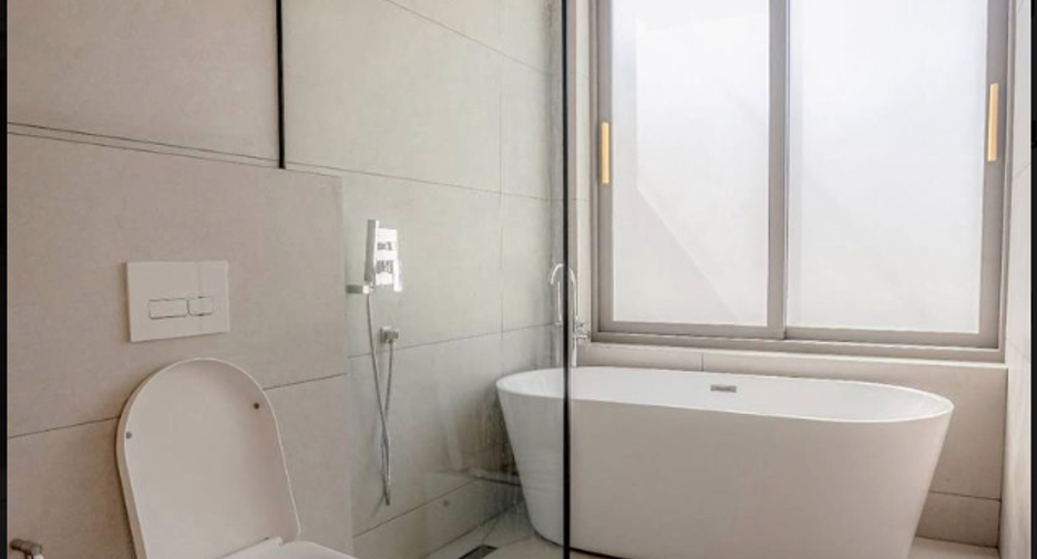 Villa zum Kauf mit 4 Zimmer in Bang Lamung, Chonburi