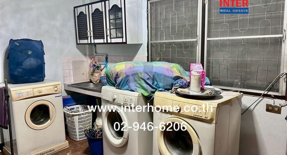 For sale 6 bedrooms house in Lat Phrao, Bangkok