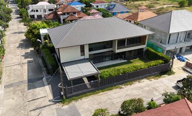 For sale 5 bedrooms house in Bang Na, Bangkok