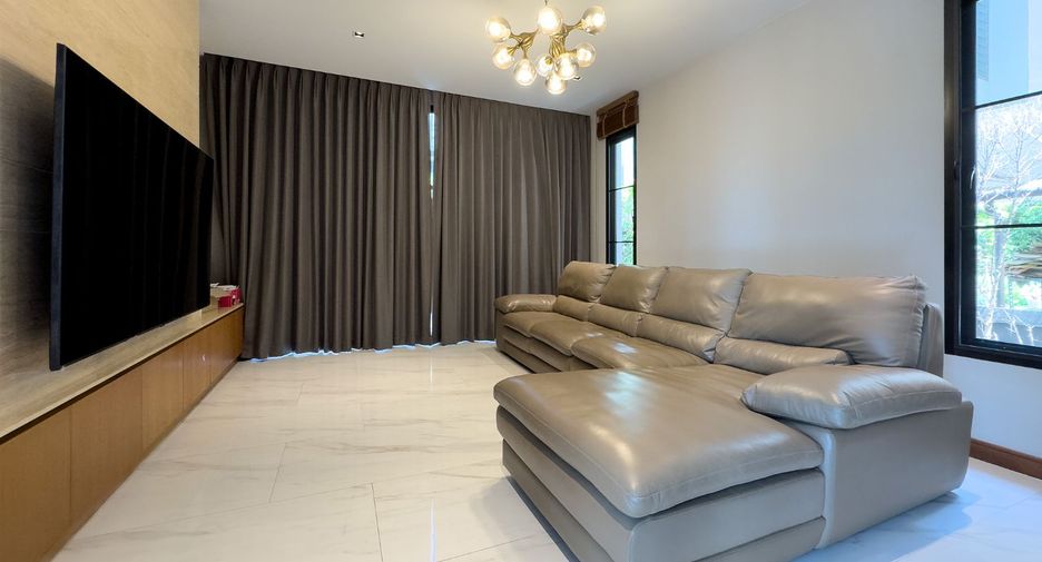 For sale 5 bedrooms house in Bang Na, Bangkok