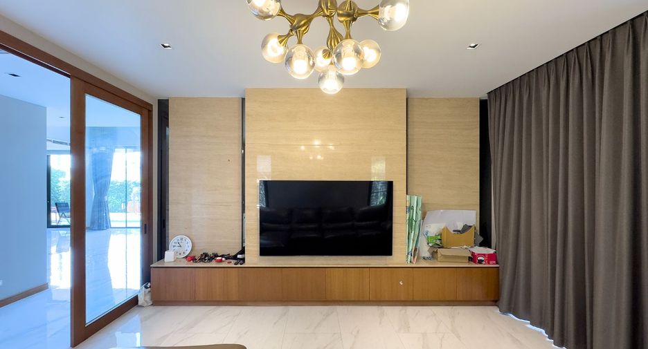 For sale 5 bedrooms house in Bang Na, Bangkok