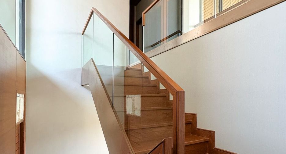 For sale 5 bedrooms house in Bang Na, Bangkok