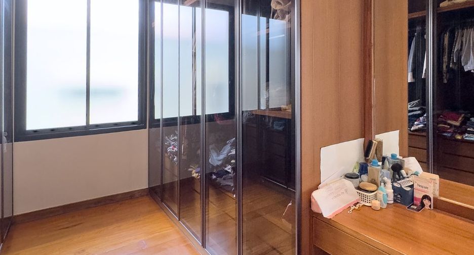 For sale 5 bedrooms house in Bang Na, Bangkok