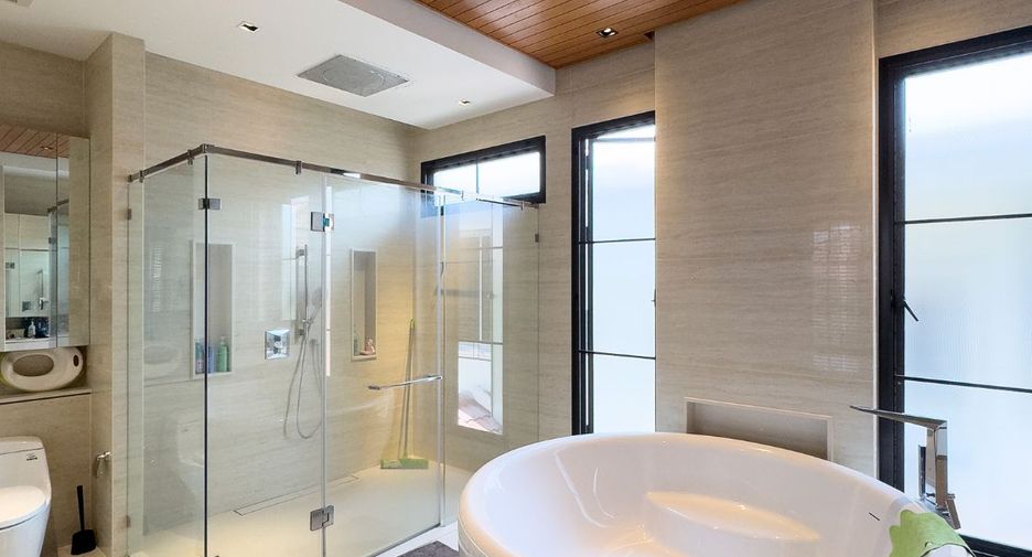 For sale 5 bedrooms house in Bang Na, Bangkok