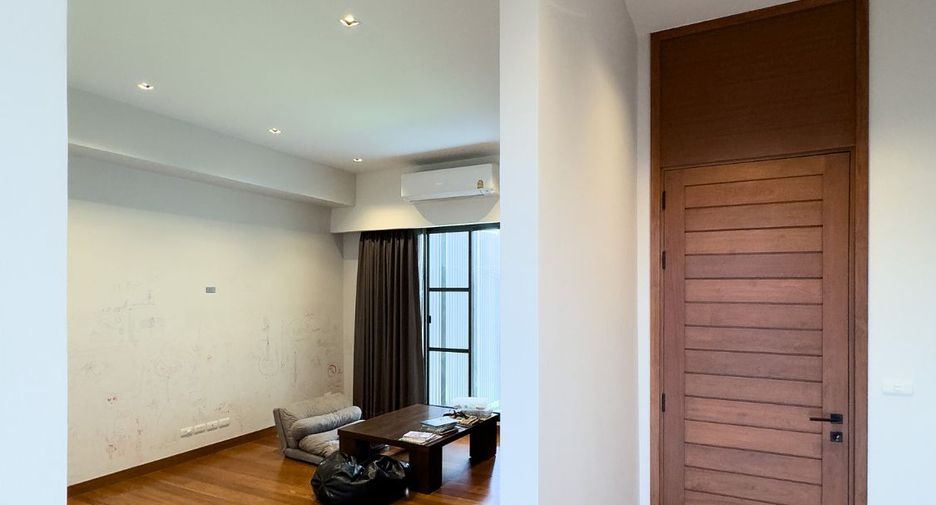 For sale 5 bedrooms house in Bang Na, Bangkok