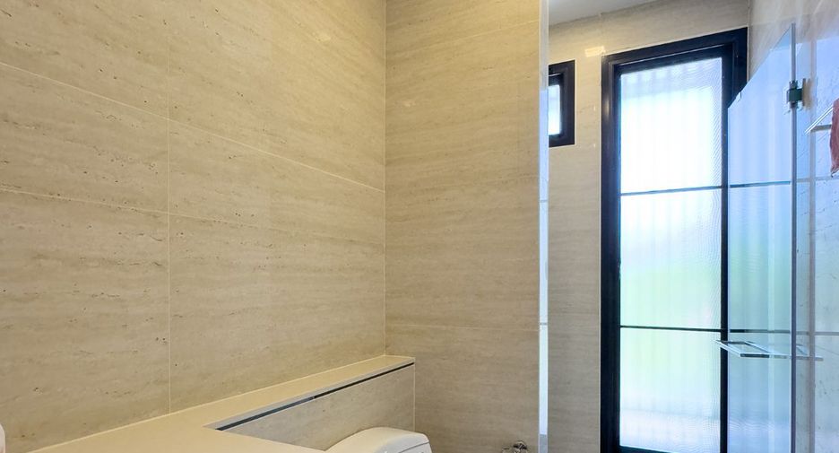 For sale 5 bedrooms house in Bang Na, Bangkok