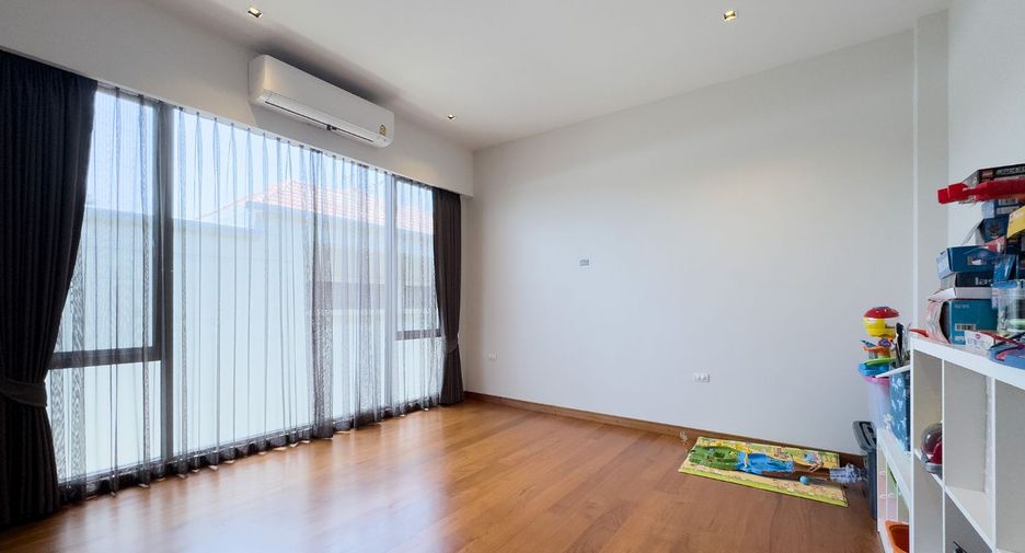 For sale 5 bedrooms house in Bang Na, Bangkok