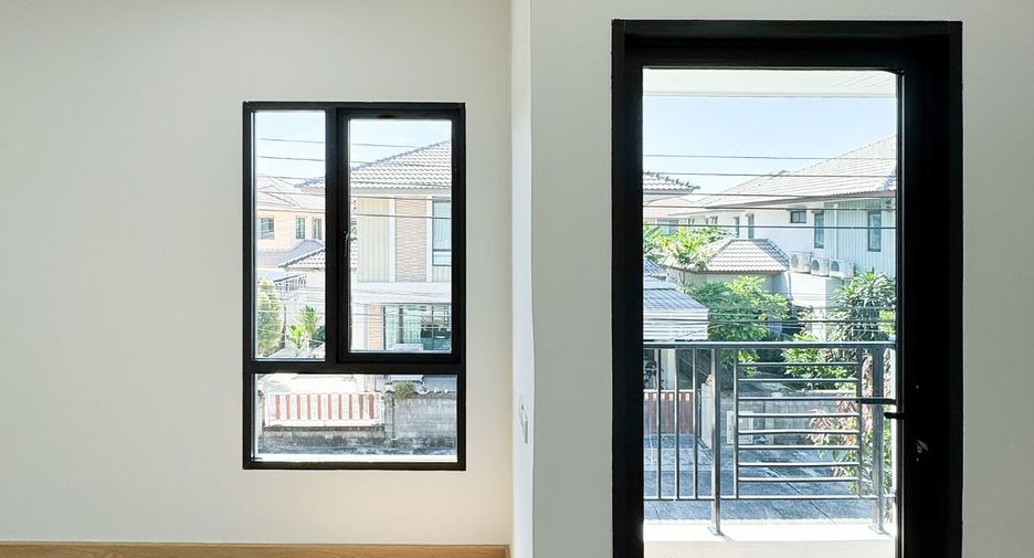 For sale 3 bedrooms house in Bang Phli, Samut Prakan
