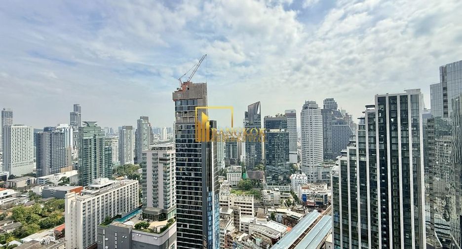 For rent 3 ベッドルーム condo in Khlong Toei, Bangkok