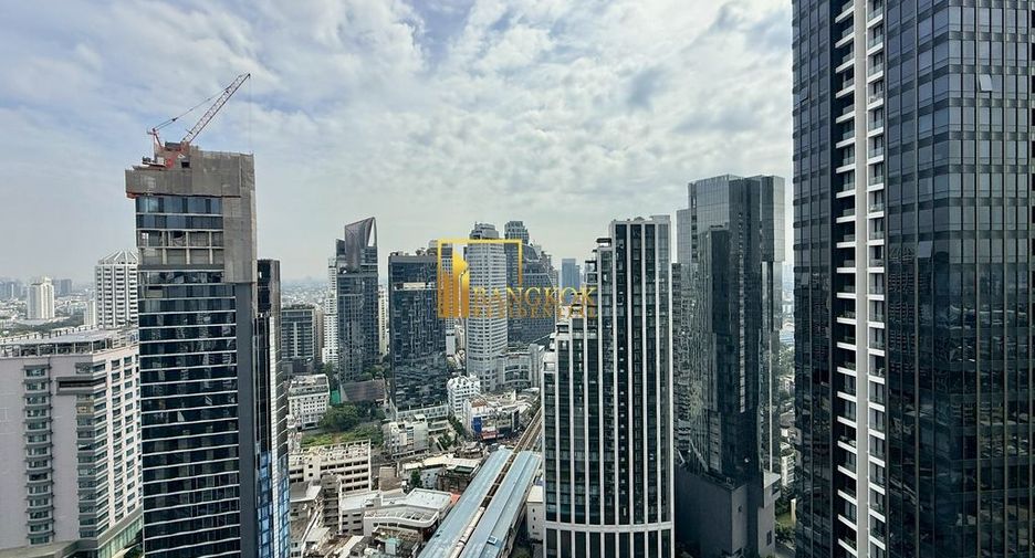 For rent 3 ベッドルーム condo in Khlong Toei, Bangkok