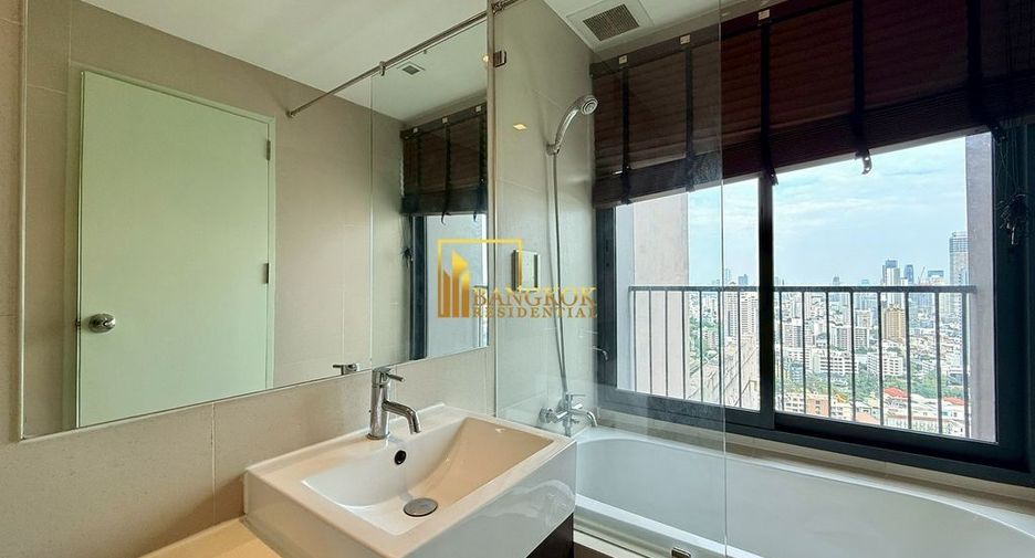 For rent 3 ベッドルーム condo in Khlong Toei, Bangkok