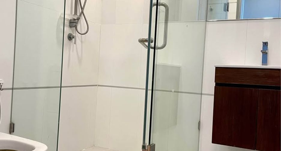 For rent 2 ベッドルーム condo in Watthana, Bangkok