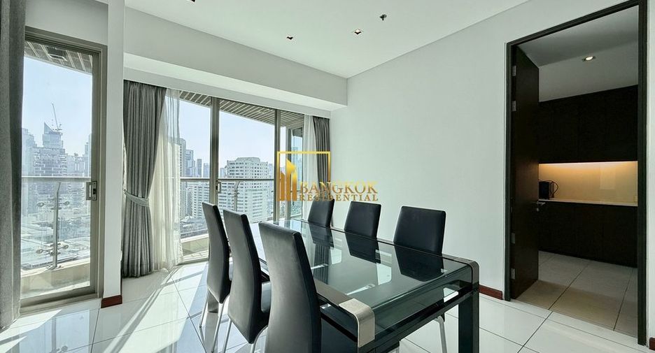 For rent 3 bedrooms condo in Khlong Toei, Bangkok