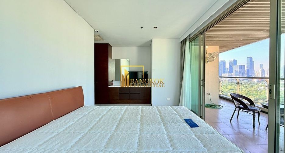 For rent 3 bedrooms condo in Khlong Toei, Bangkok