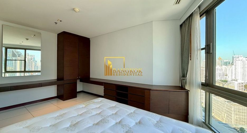 For rent 3 bedrooms condo in Khlong Toei, Bangkok