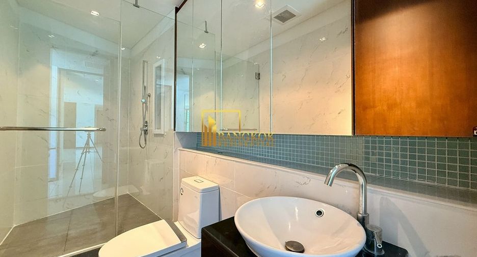 For rent 3 bedrooms condo in Khlong Toei, Bangkok