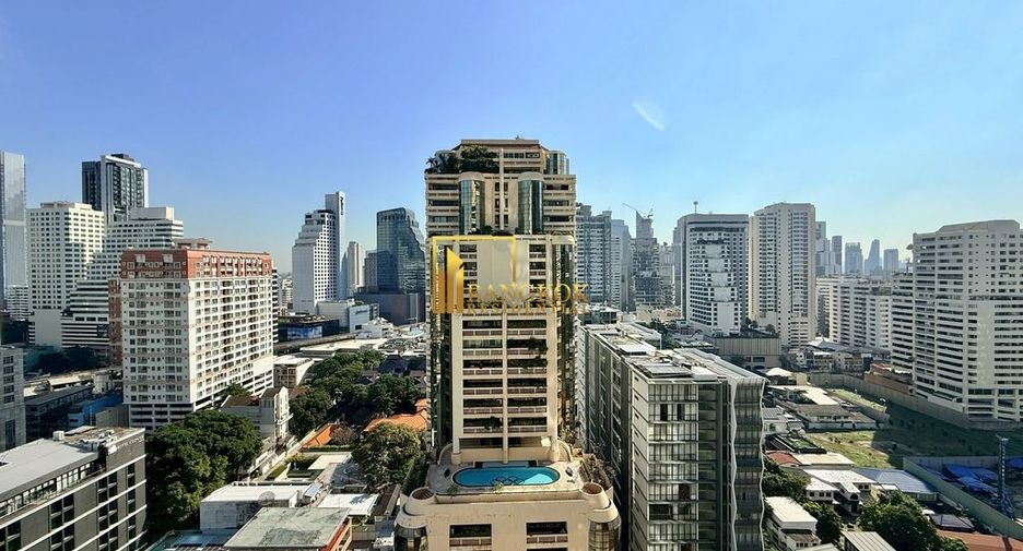 For rent 3 bedrooms condo in Khlong Toei, Bangkok
