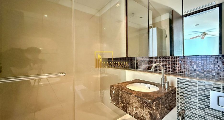 For rent 3 bedrooms condo in Khlong Toei, Bangkok