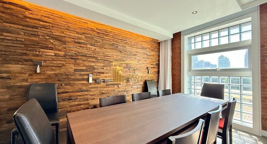 For rent 4 bedrooms condo in Watthana, Bangkok