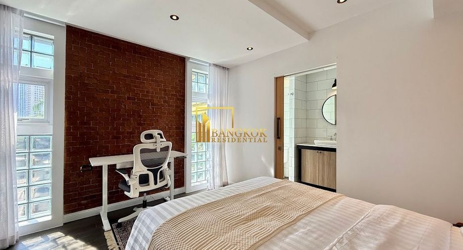 For rent 4 bedrooms condo in Watthana, Bangkok