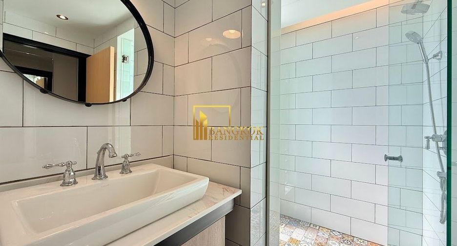 For rent 4 bedrooms condo in Watthana, Bangkok