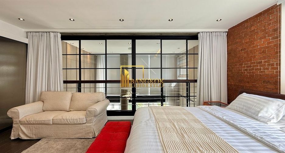 For rent 4 bedrooms condo in Watthana, Bangkok