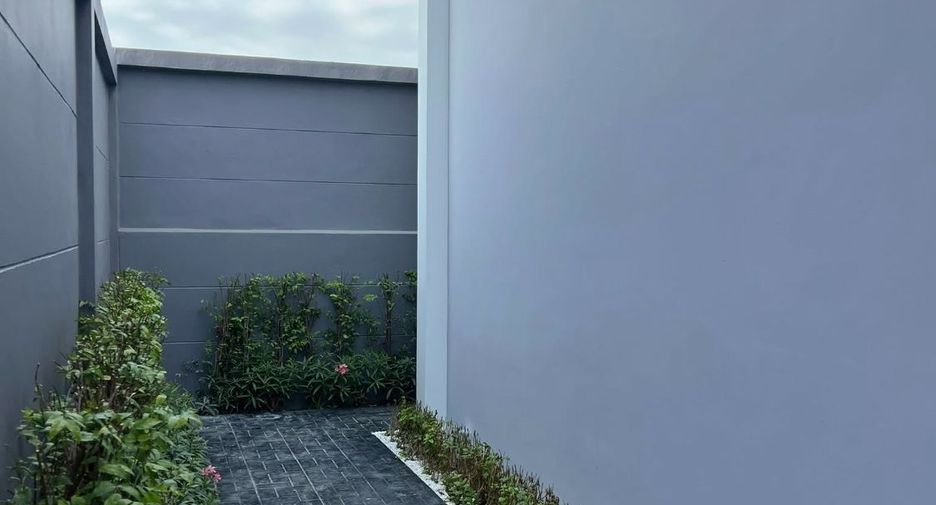 For rent and for sale 5 bedrooms house in Bang Lamung, Chonburi