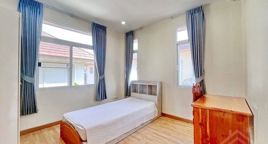 Casa en alquiler de 3 habitaciones en Si Racha, Chonburi