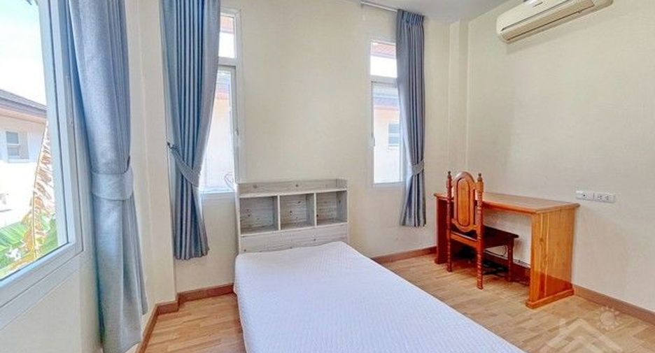 Casa en alquiler de 3 habitaciones en Si Racha, Chonburi