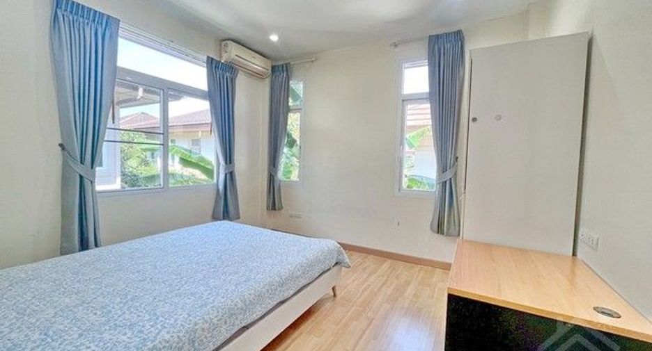 Casa en alquiler de 3 habitaciones en Si Racha, Chonburi
