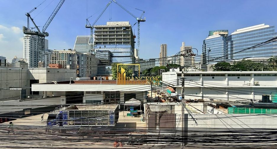 For rent 2 bedrooms condo in Pathum Wan, Bangkok