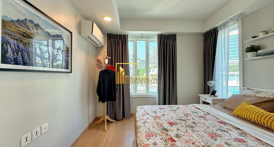 For rent 2 bedrooms condo in Pathum Wan, Bangkok