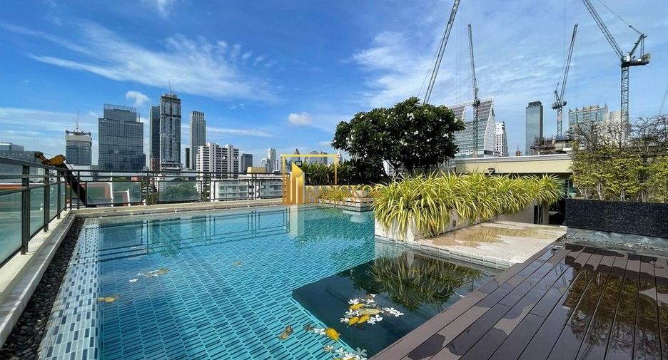 For rent 2 bedrooms condo in Pathum Wan, Bangkok