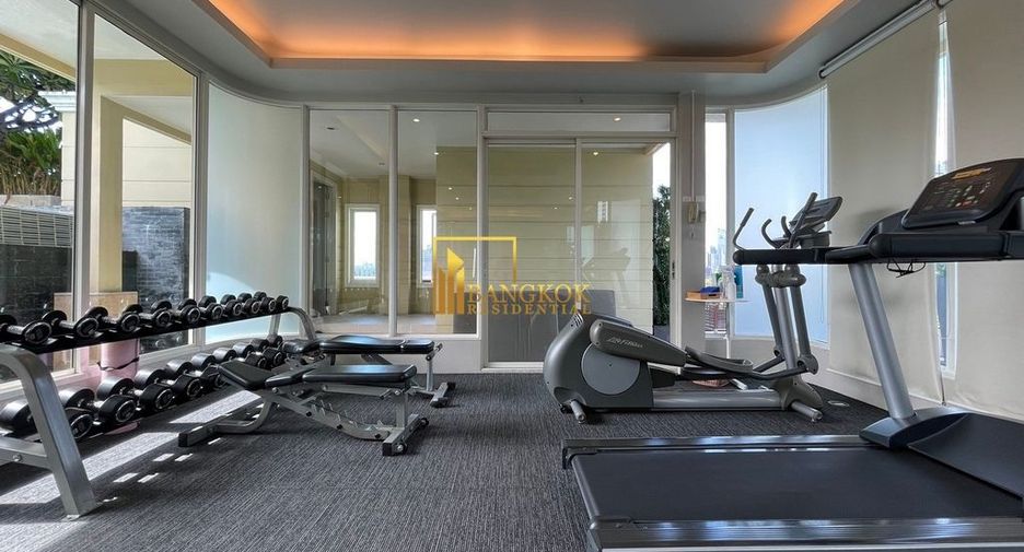 For rent 2 bedrooms condo in Pathum Wan, Bangkok