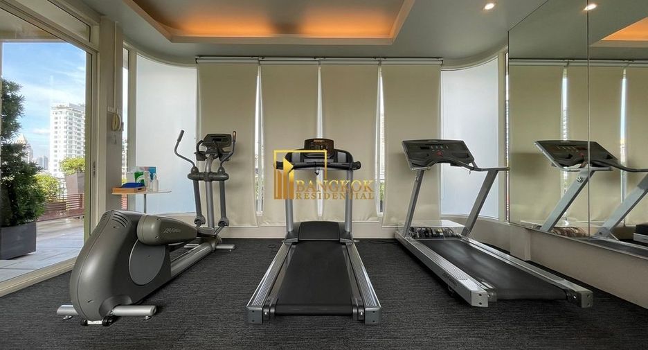 For rent 2 bedrooms condo in Pathum Wan, Bangkok