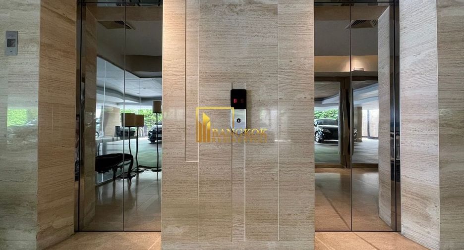For rent 2 bedrooms condo in Pathum Wan, Bangkok