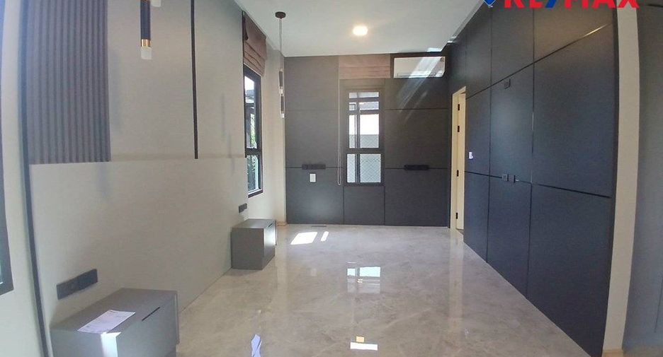 For sale 3 bedrooms house in Bang Lamung, Chonburi