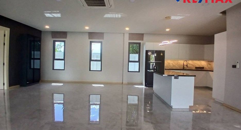 For sale 3 bedrooms house in Bang Lamung, Chonburi
