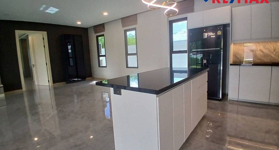 For sale 3 bedrooms house in Bang Lamung, Chonburi