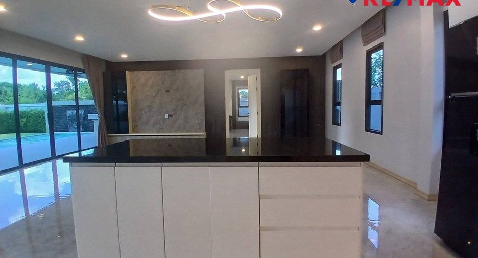 For sale 3 bedrooms house in Bang Lamung, Chonburi