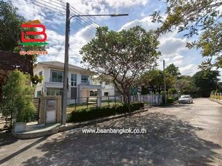 For sale 3 bedrooms house in Mueang Pathum Thani, Pathum Thani