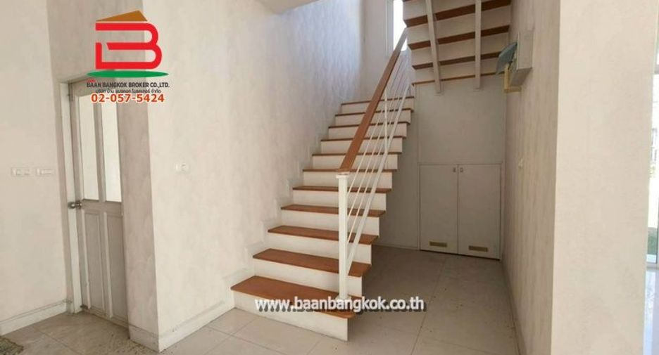 For sale 3 bedrooms house in Mueang Pathum Thani, Pathum Thani