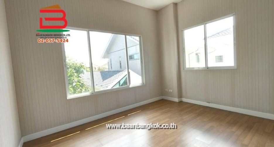 For sale 3 bedrooms house in Mueang Pathum Thani, Pathum Thani