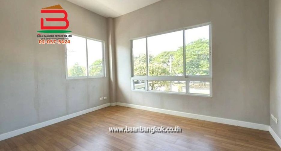 For sale 3 bedrooms house in Mueang Pathum Thani, Pathum Thani