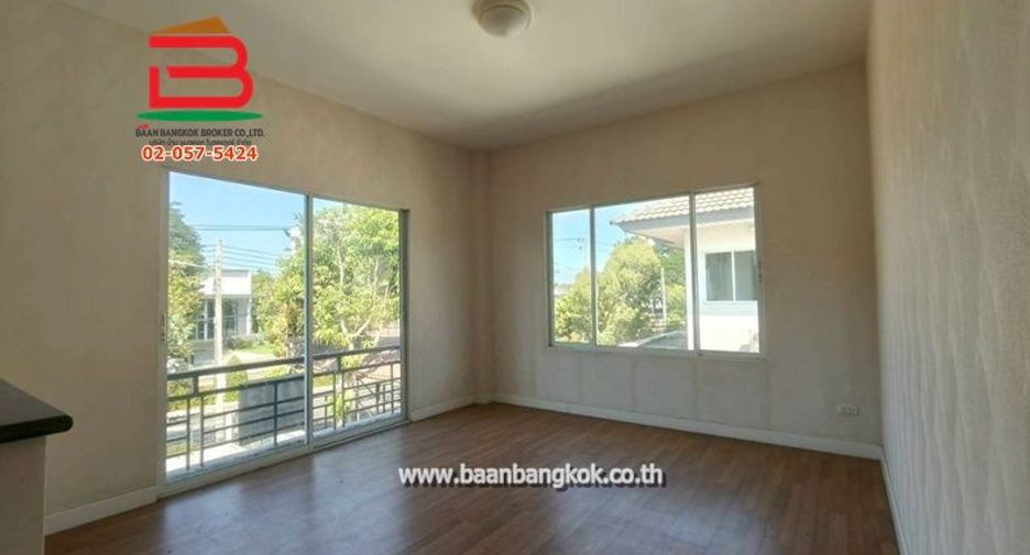 For sale 3 bedrooms house in Mueang Pathum Thani, Pathum Thani